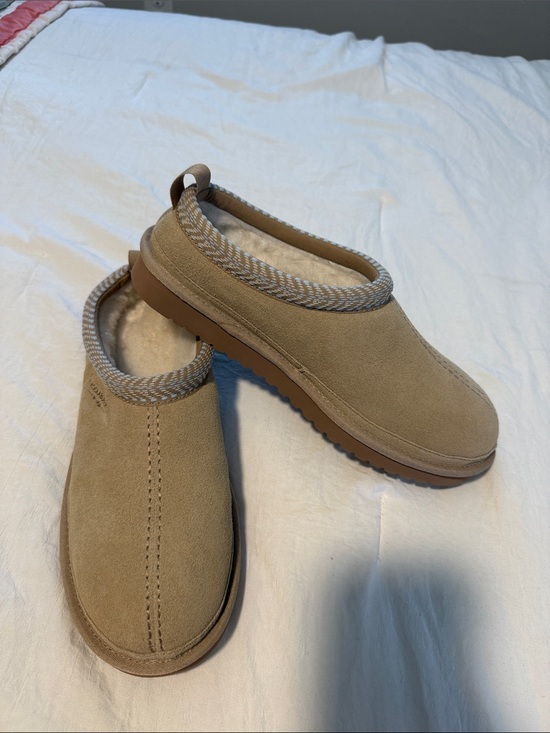 Koolaburra Shoes - Koolaburra by Ugg Cozy Suede Slip-On Clog in Light Tan Size 10